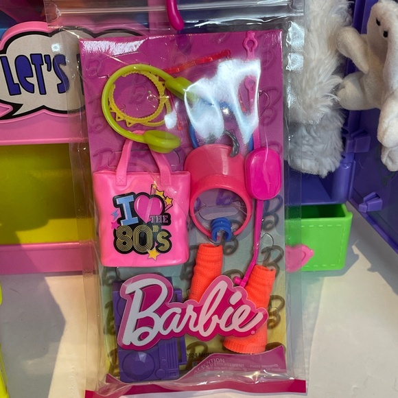 Barbie Extra 🕶️👜Surprise Fashion Playset & doll - Picture 8 of 16